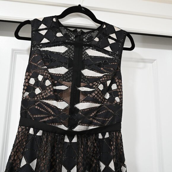 BCBGMaxAzria Size 4 Kailey Sleeveless A-Line Dress in Black Lace Handkerchief - Picture 7 of 10